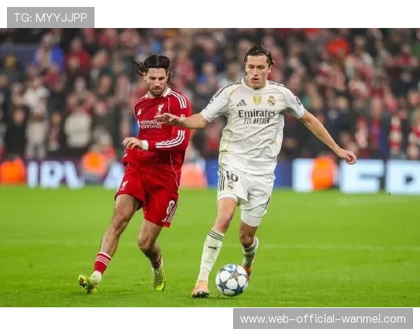 索博斯洛伊3球3助撑起红军中场 匈牙利国脚欧冠表现优于联赛